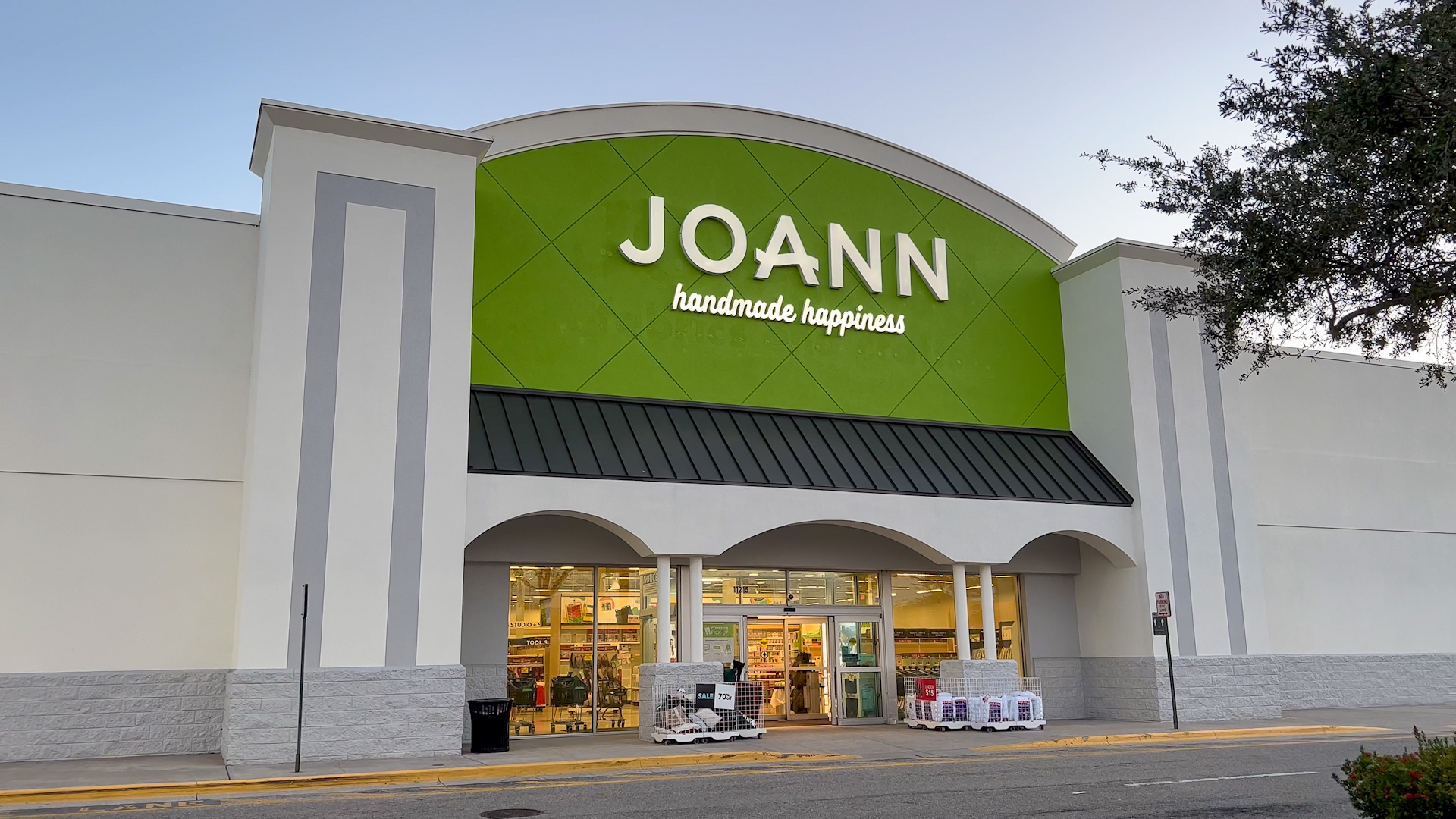 Is JOANN Fabrics in Trouble? Sewing Report